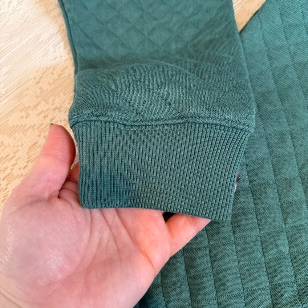 Van Winkle & Co quilted lounge set - Picture 7 of 13